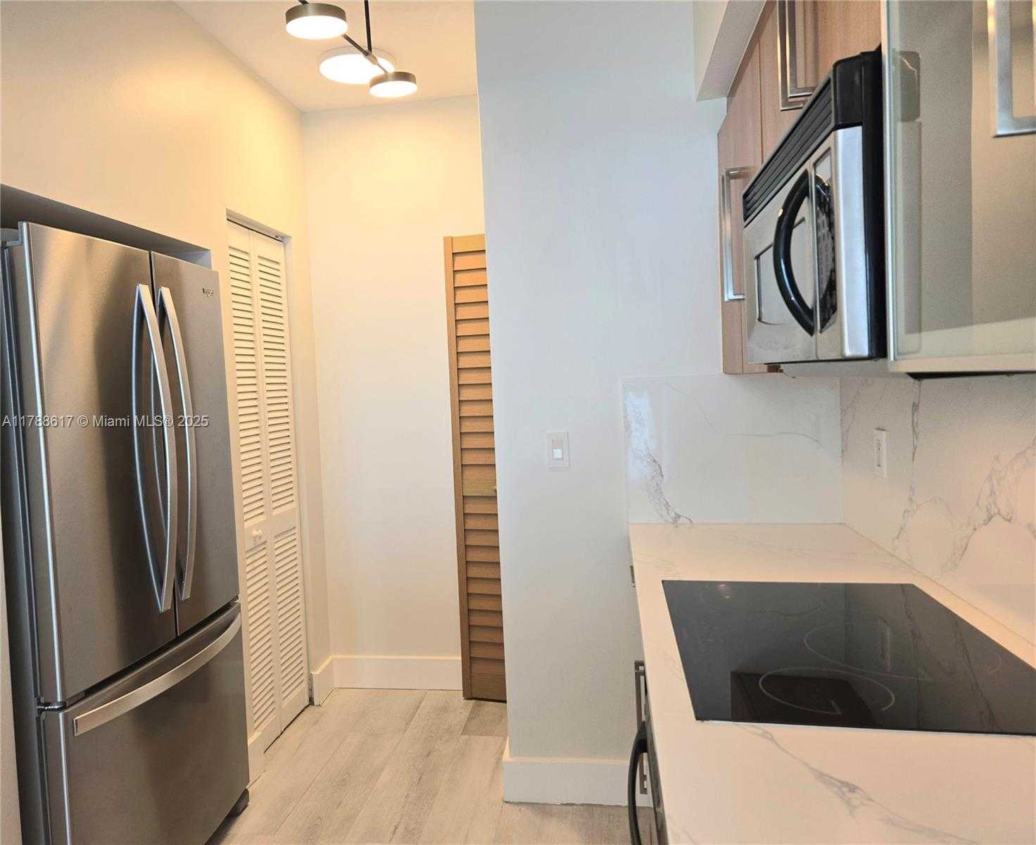 Small Image of 335 SOUTH BISCAYNE BLVD #812, Miami Number 23