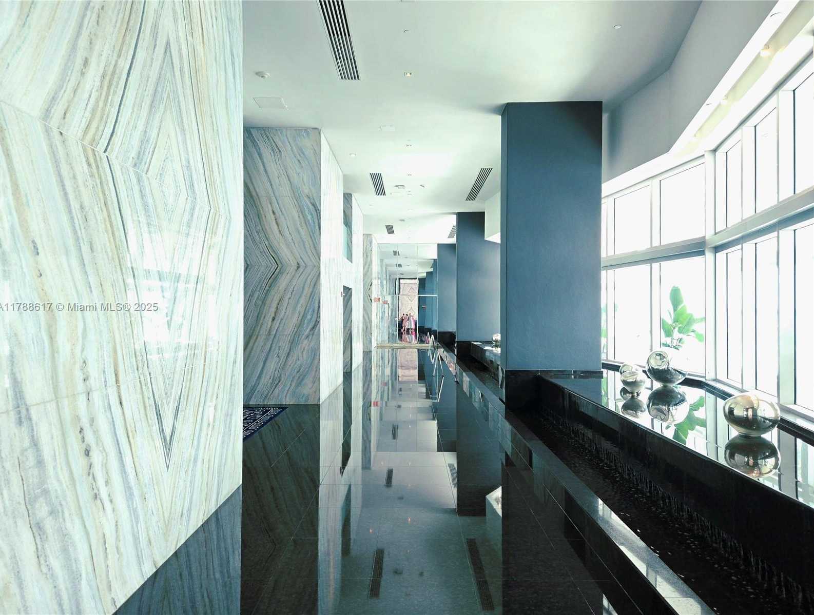 Small Image of 335 SOUTH BISCAYNE BLVD #812, Miami Number 28