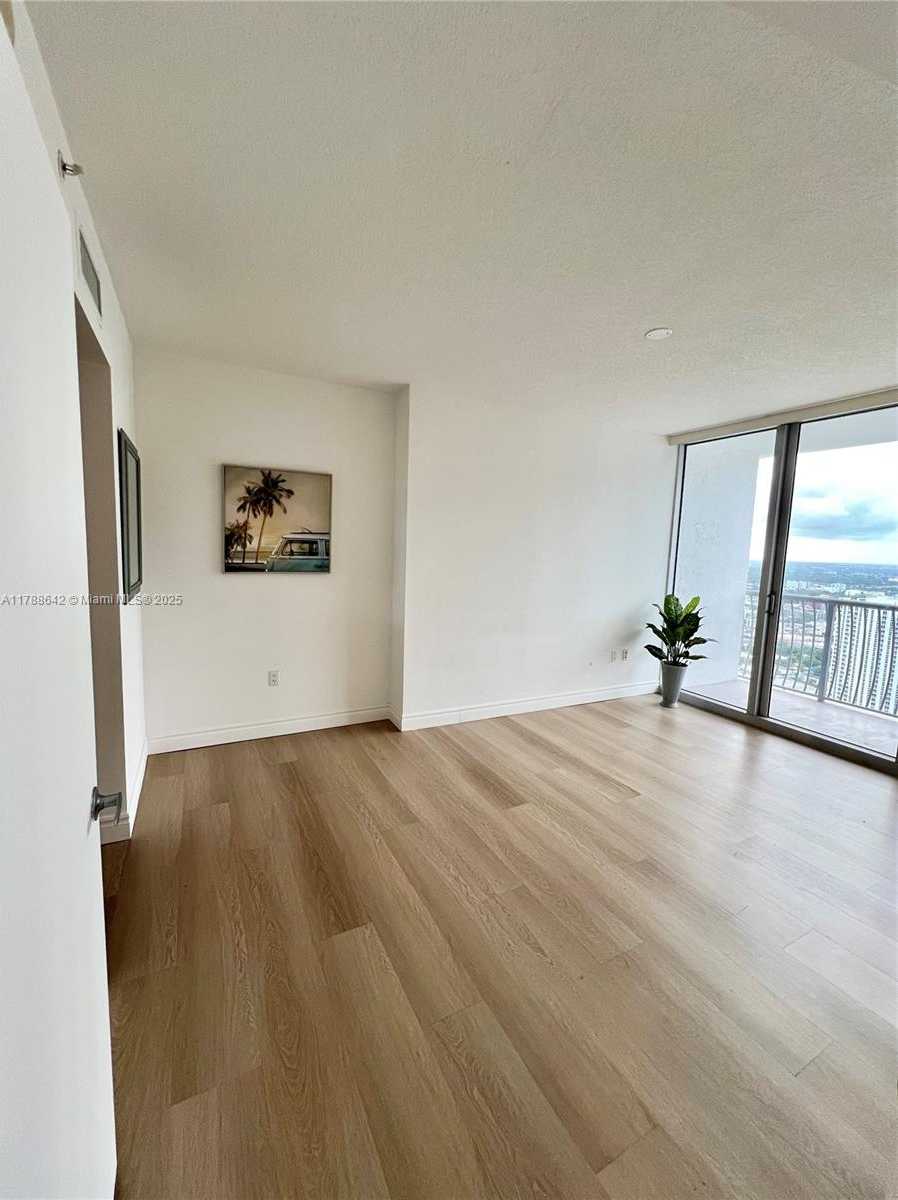 Small Image of 1750 NORTH BAYSHORE DR #5309, Miami Number 10