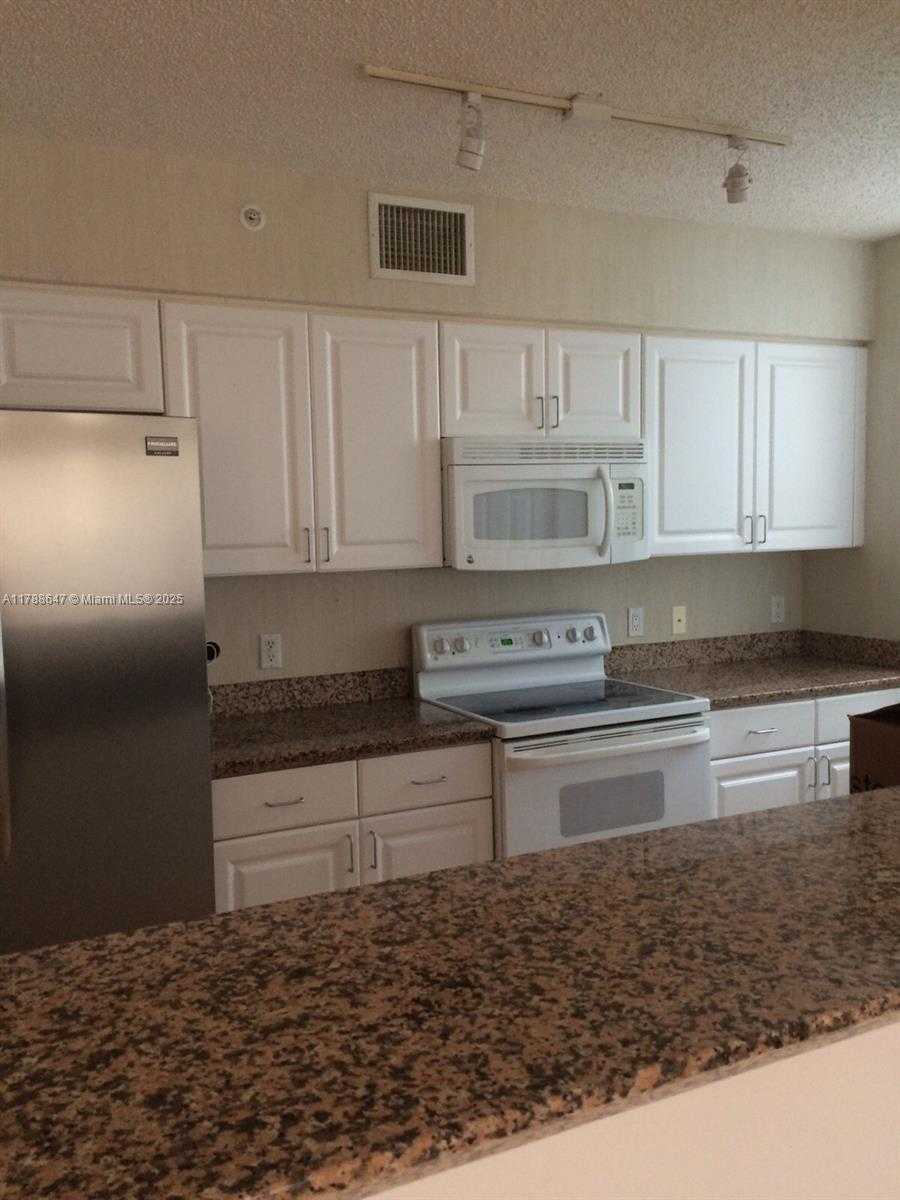 Small Image of 1155 BRICKELL BAY DR #301, Miami Number 13