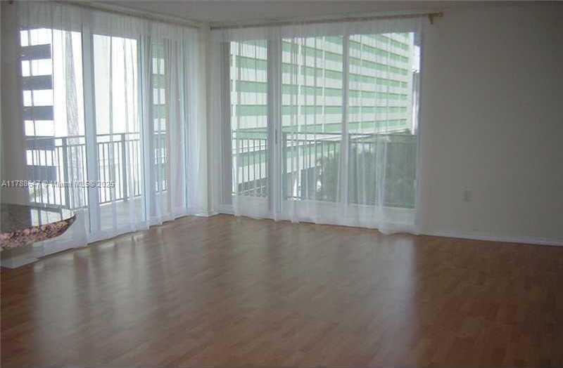 Small Image of 1155 BRICKELL BAY DR #301, Miami Number 3