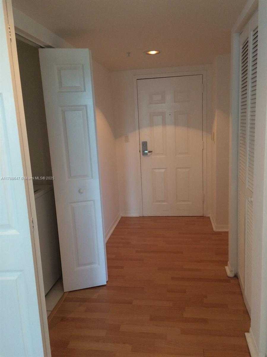Small Image of 1155 BRICKELL BAY DR #301, Miami Number 5
