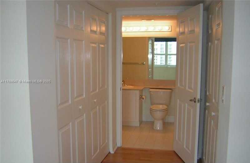 Small Image of 1155 BRICKELL BAY DR #301, Miami Number 7