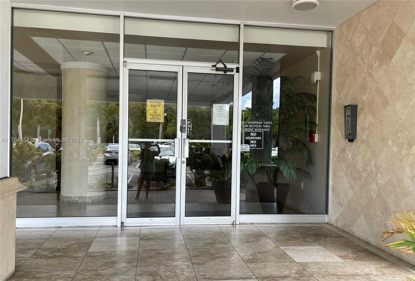 Small Image of 2841 NORTH EAST 163RD ST #703, North Miami Beach Number 3