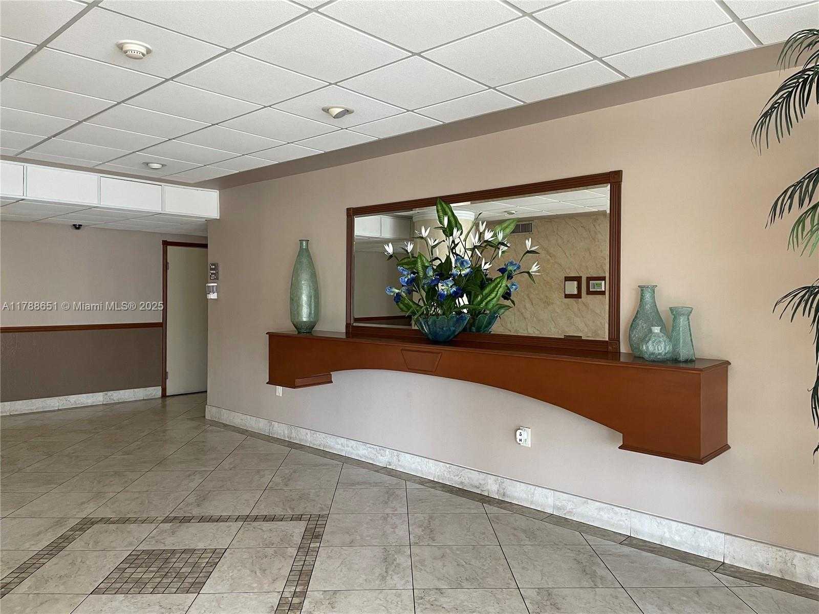 Small Image of 2841 NORTH EAST 163RD ST #703, North Miami Beach Number 4