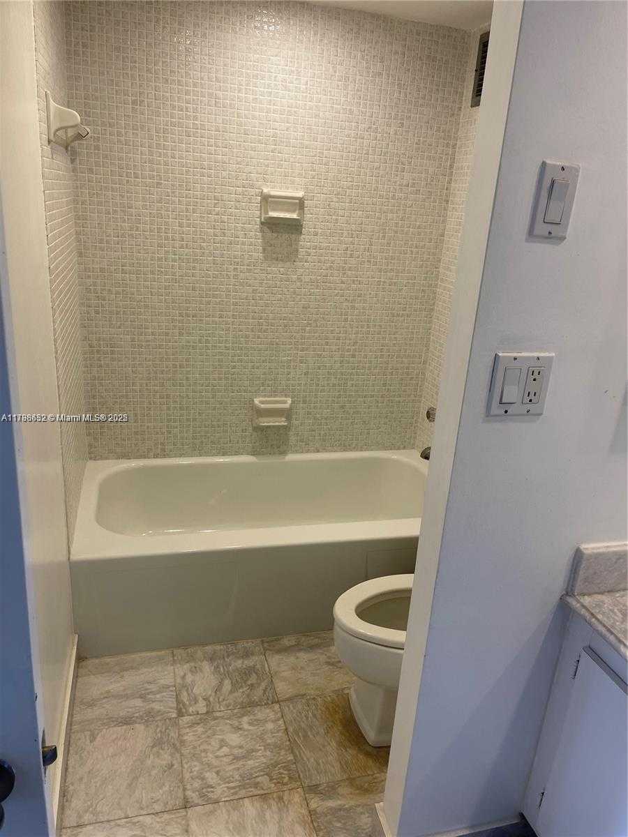 Small Image of 10101 EAST BAY HARBOR DR #405, Bay Harbor Islands Number 11