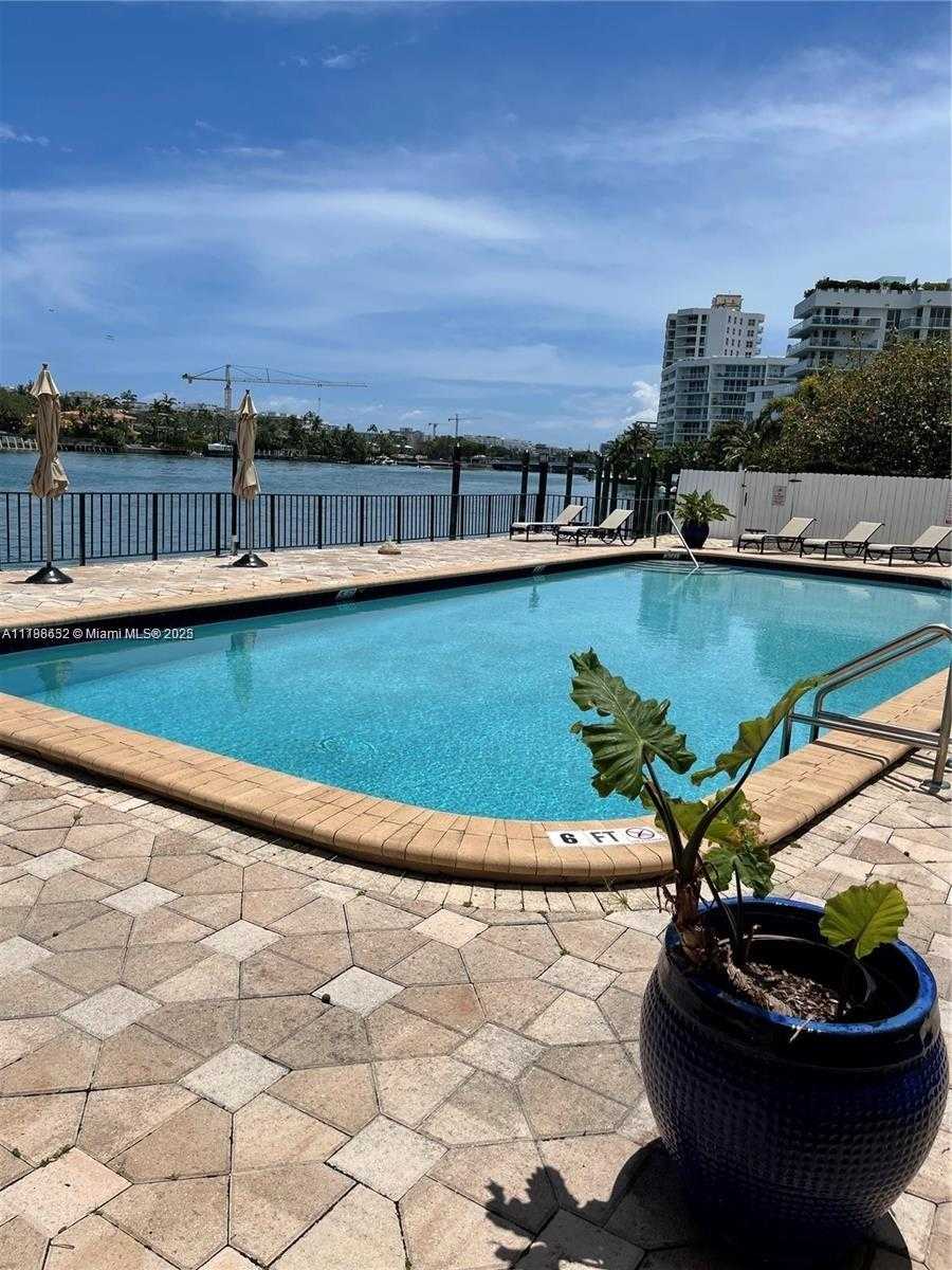 Small Image of 10101 EAST BAY HARBOR DR #405, Bay Harbor Islands Number 28
