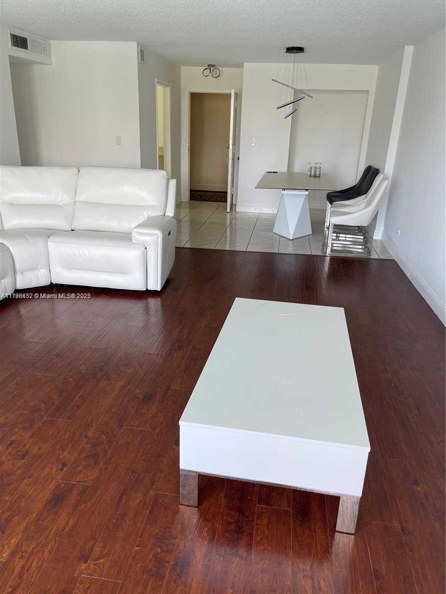 Small Image of 10101 EAST BAY HARBOR DR #405, Bay Harbor Islands Number 4
