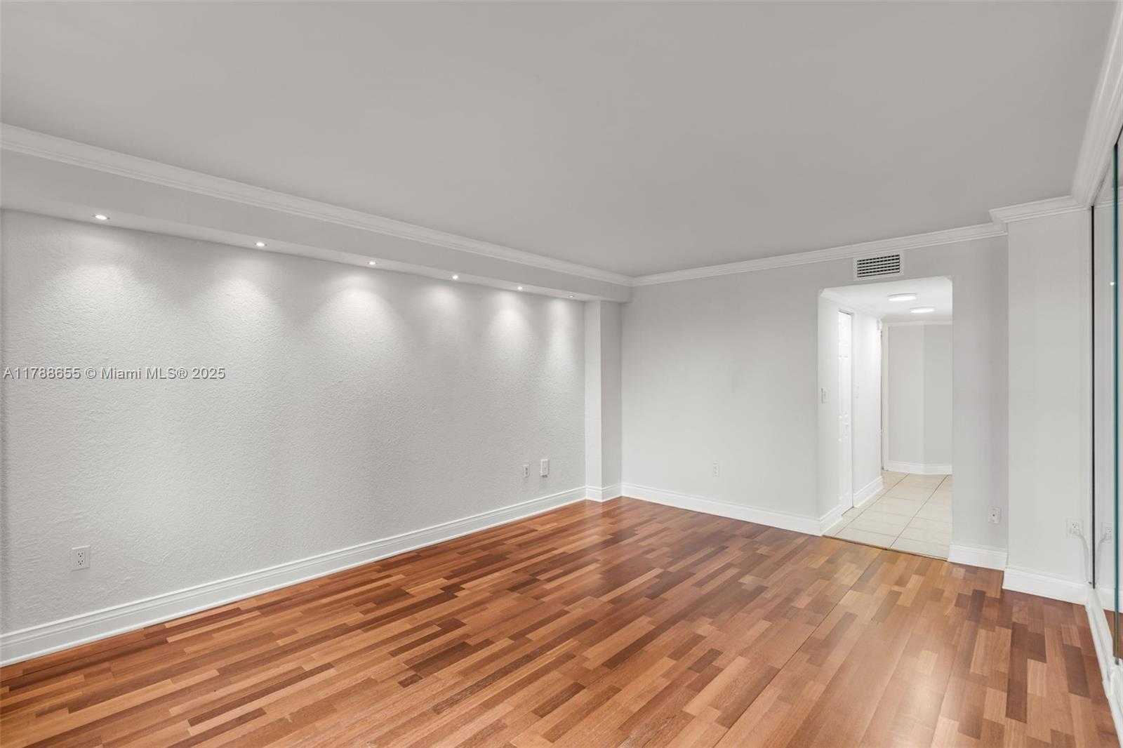 Small Image of 2333 BRICKELL AVE #1717, Miami Number 11