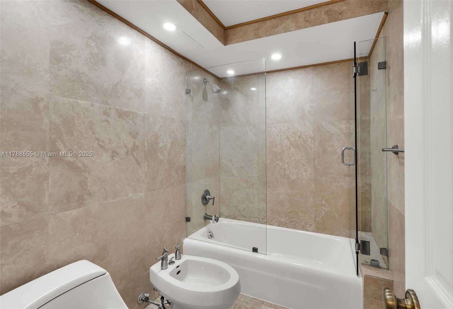 Small Image of 2333 BRICKELL AVE #1717, Miami Number 17