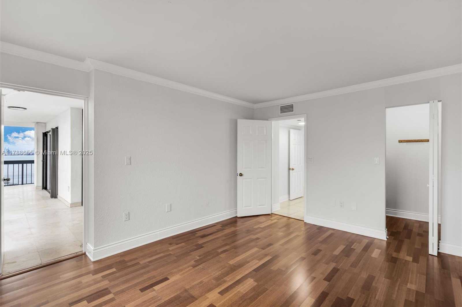 Small Image of 2333 BRICKELL AVE #1717, Miami Number 6