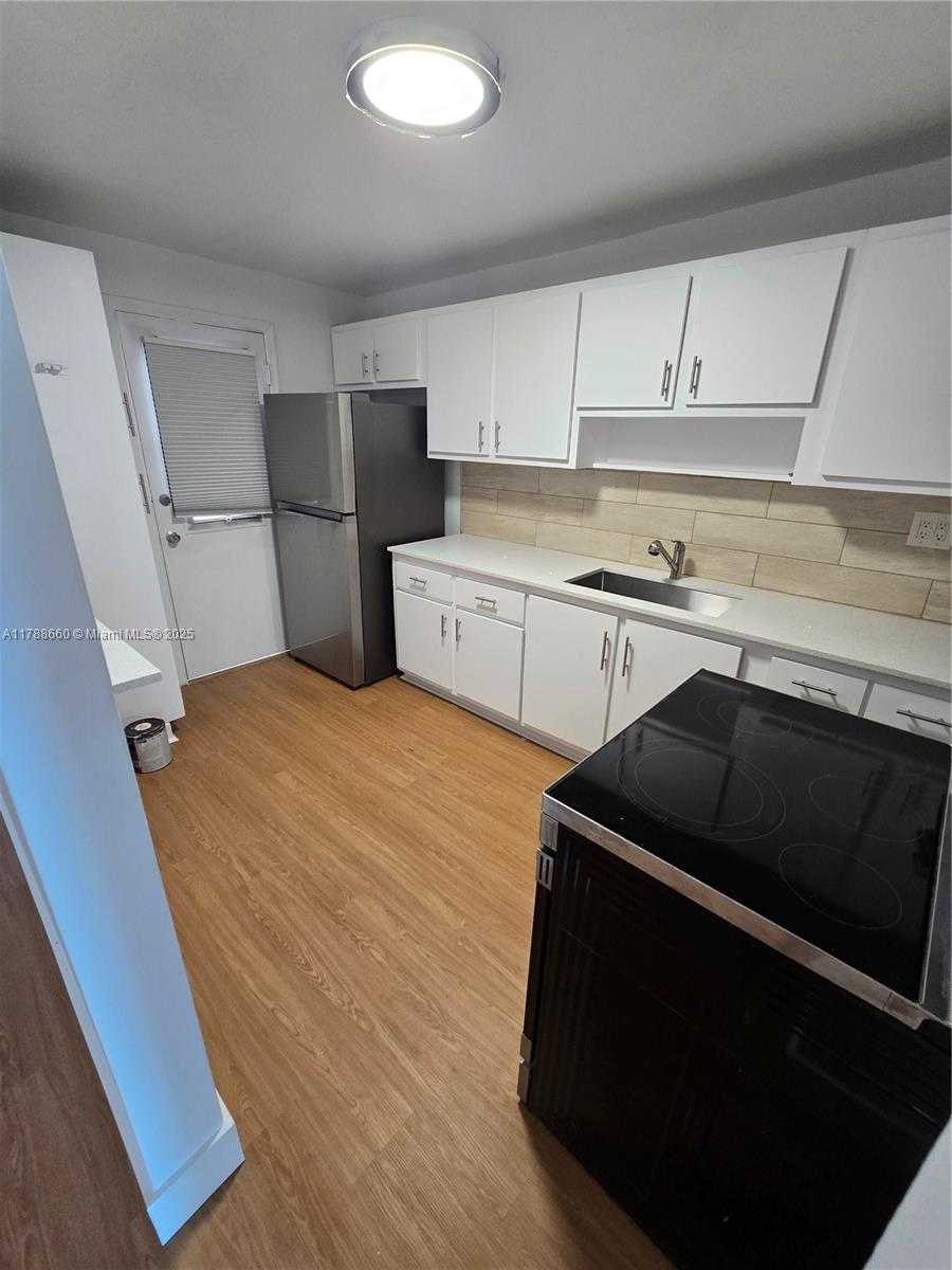 Small Image of 12590 NORTH EAST 16TH AVE #403, North Miami Number 4