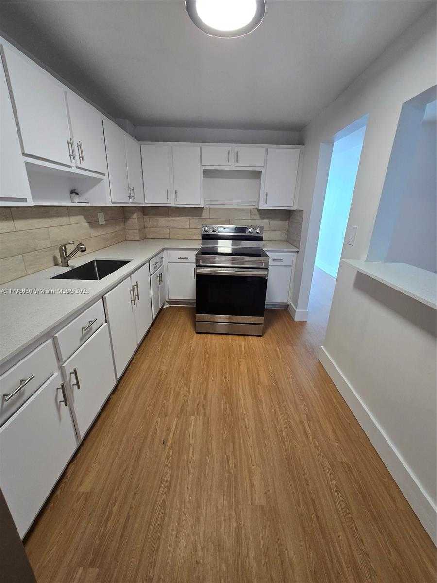 Small Image of 12590 NORTH EAST 16TH AVE #403, North Miami Number 5