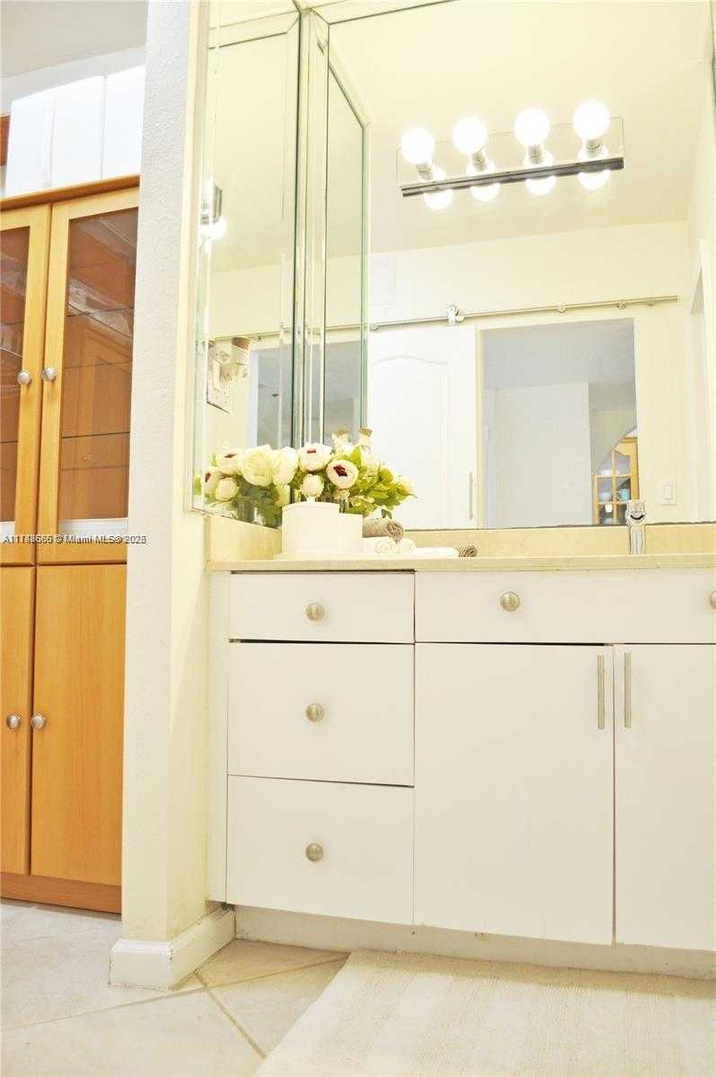 Small Image of 100 LINCOLN RD #1119, Miami Beach Number 7