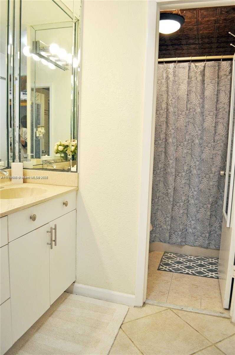 Small Image of 100 LINCOLN RD #1119, Miami Beach Number 9