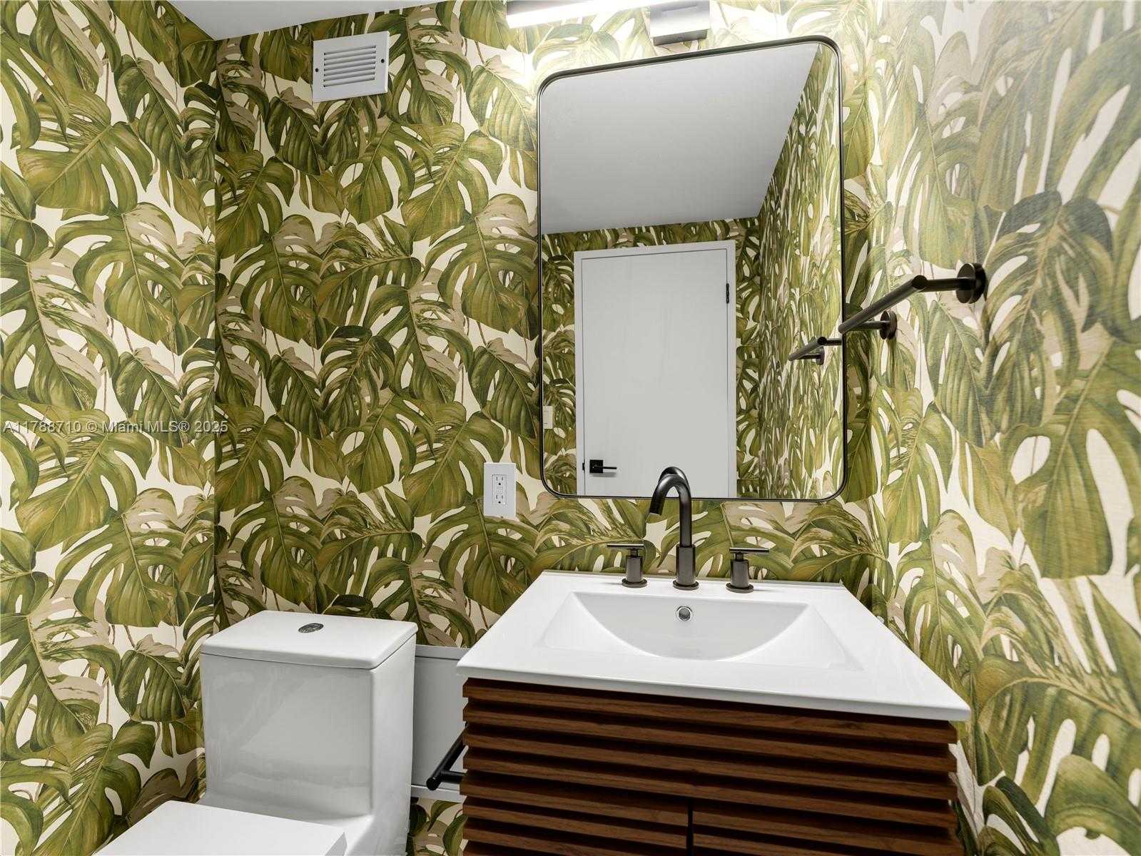 Small Image of 5601 #1112A, Miami Beach Number 7