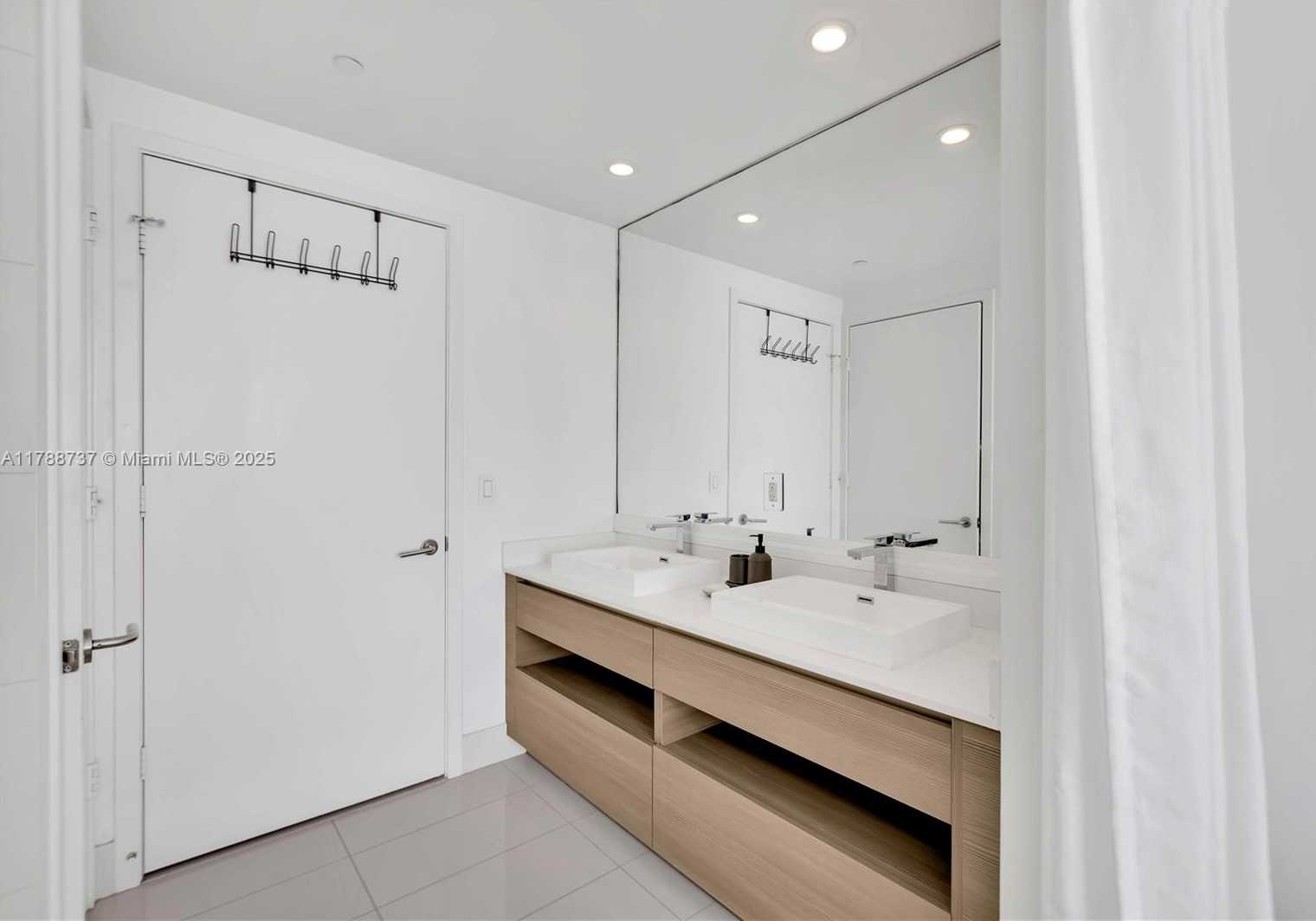 Small Image of 460 NORTH EAST 28TH ST #3703, Miami Number 16