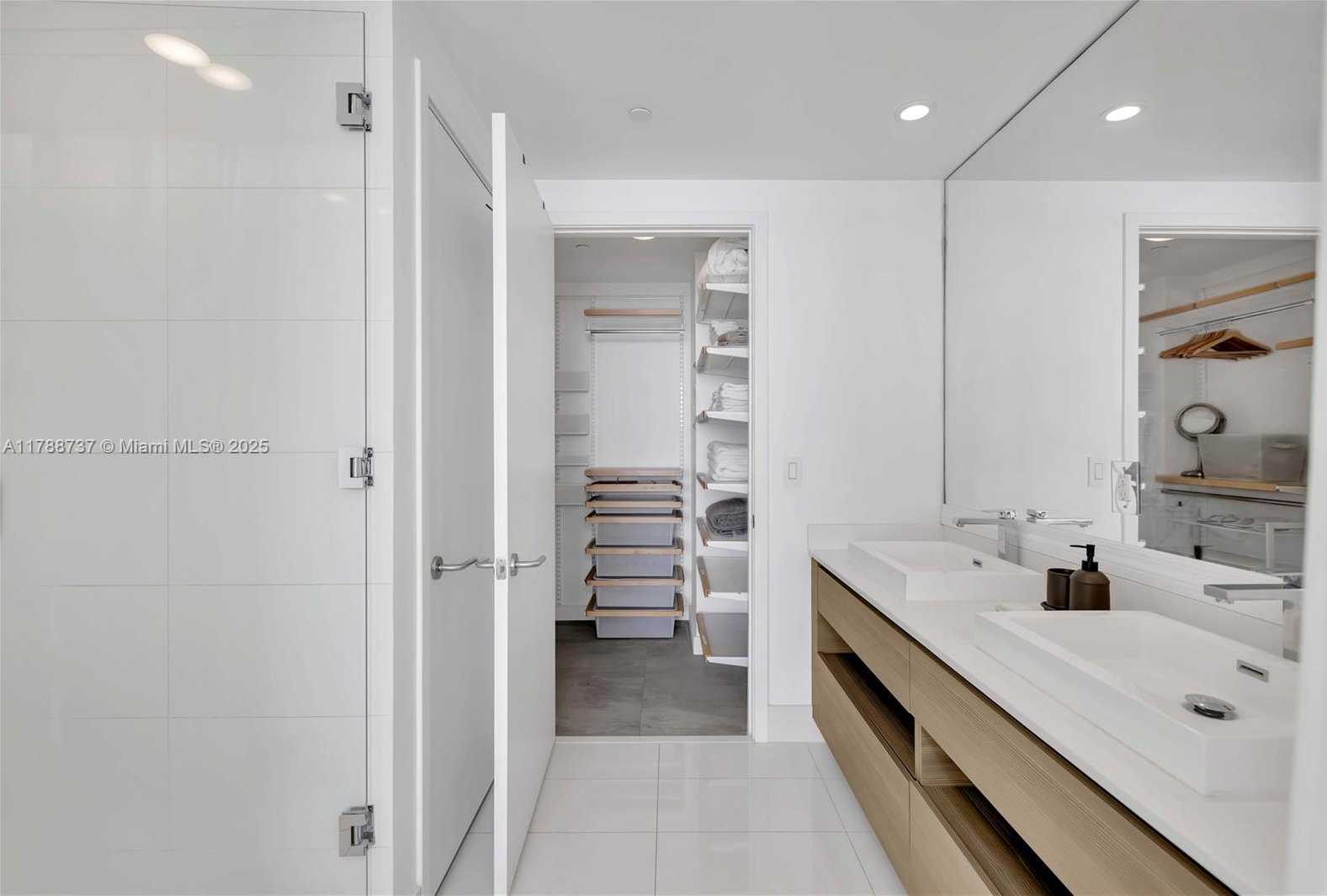 Small Image of 460 NORTH EAST 28TH ST #3703, Miami Number 17