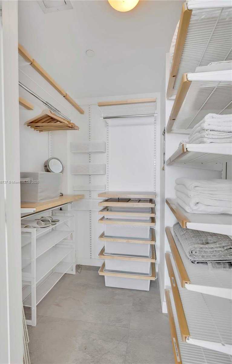 Small Image of 460 NORTH EAST 28TH ST #3703, Miami Number 18