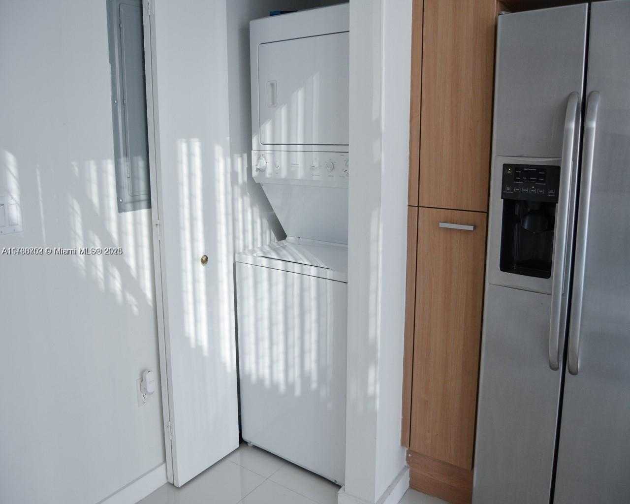 Small Image of 350 SOUTH MIAMI AVE #302, Miami Number 3
