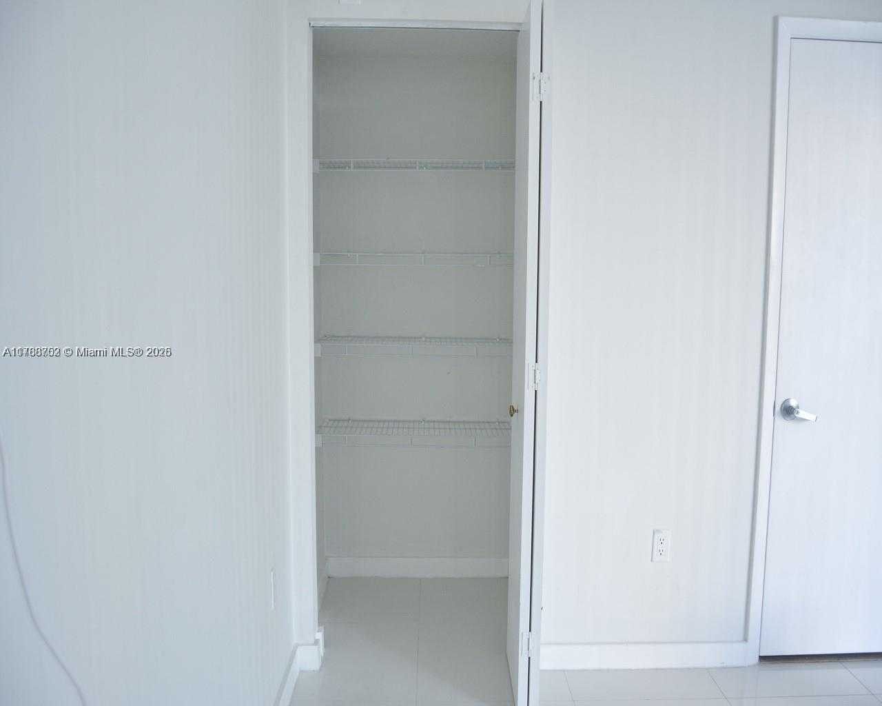 Small Image of 350 SOUTH MIAMI AVE #302, Miami Number 8