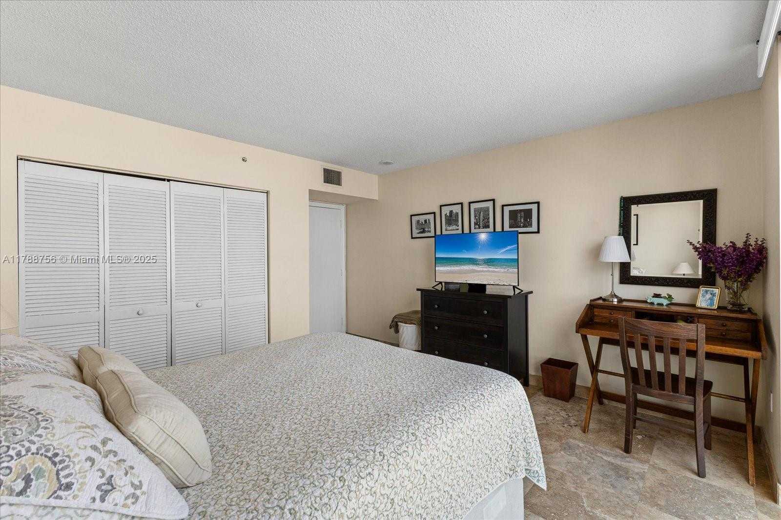Small Image of 90 ALTON RD #2005, Miami Beach Number 13