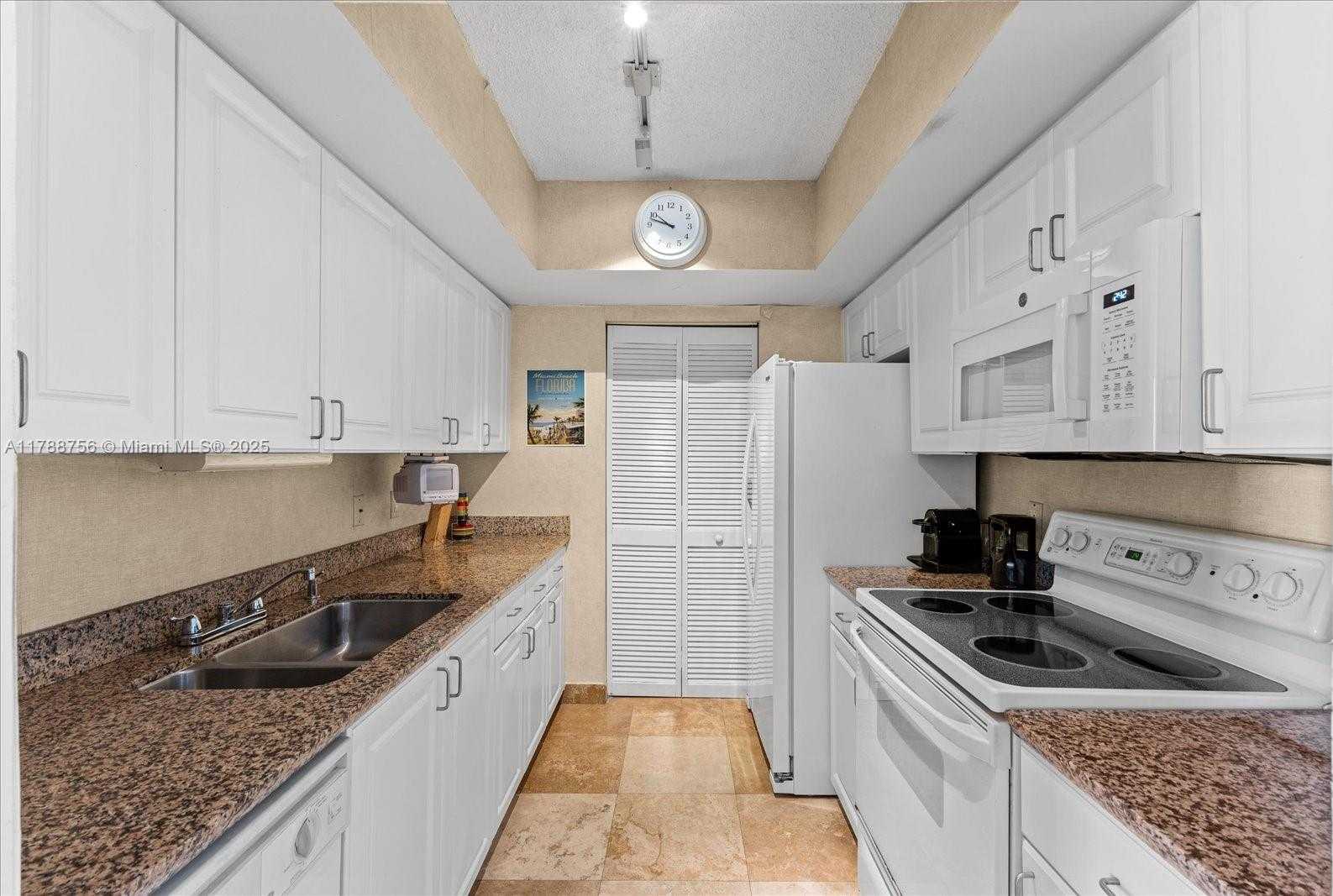 Small Image of 90 ALTON RD #2005, Miami Beach Number 15