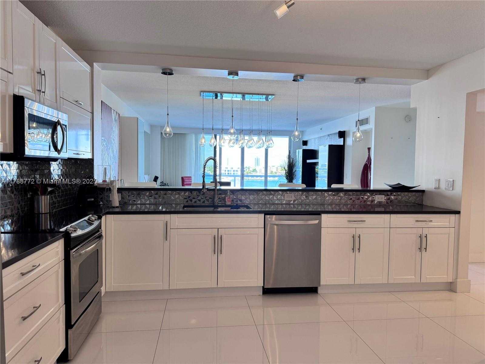 Small Image of 17050 NORTH BAY RD #605, Sunny Isles Beach Number 11