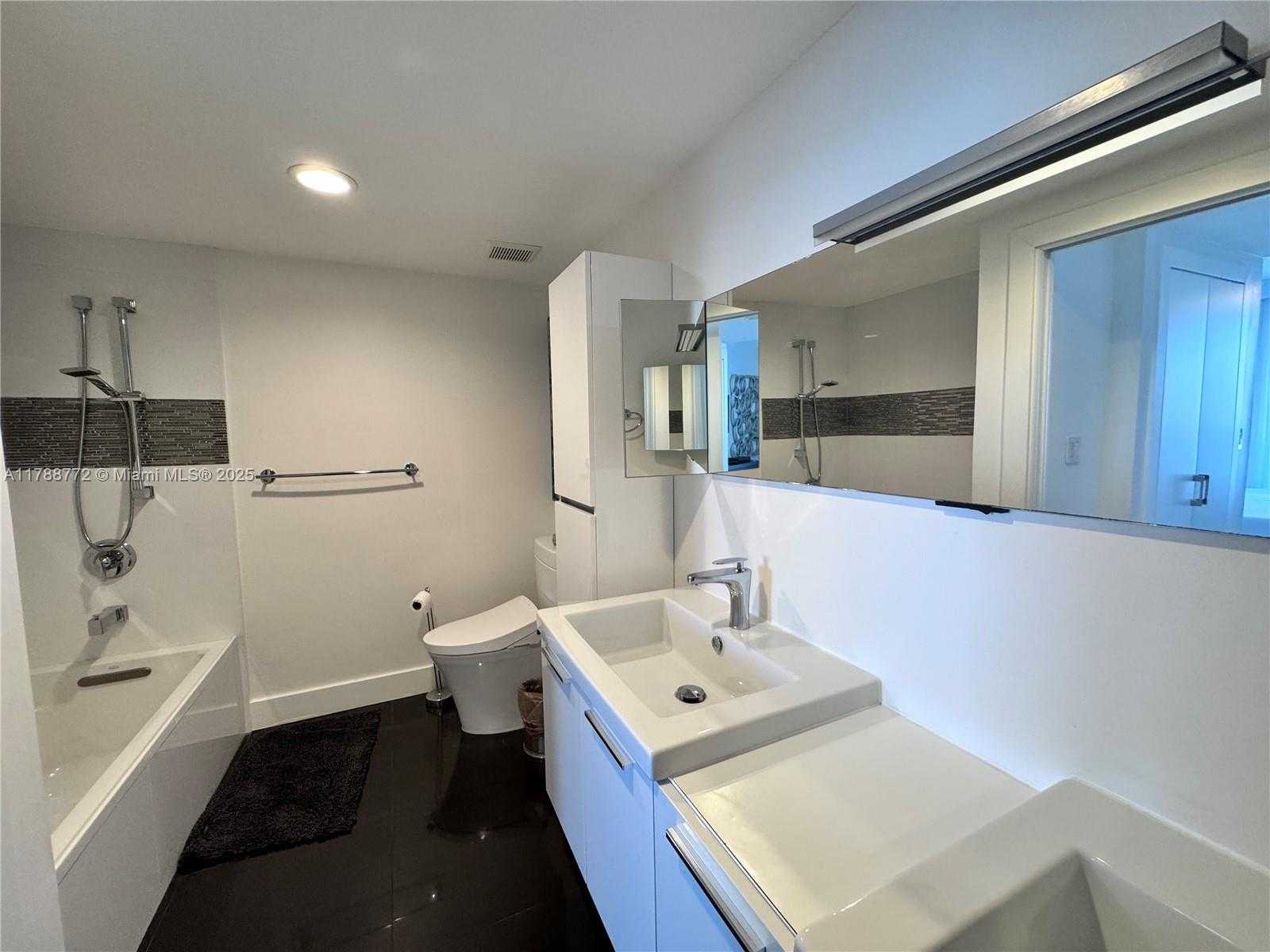 Small Image of 17050 NORTH BAY RD #605, Sunny Isles Beach Number 15