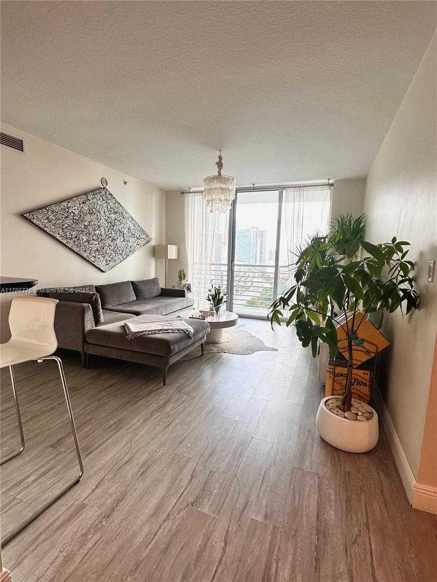 Small Image of 325 SOUTH BISCAYNE BLVD #2322, Miami Number 10