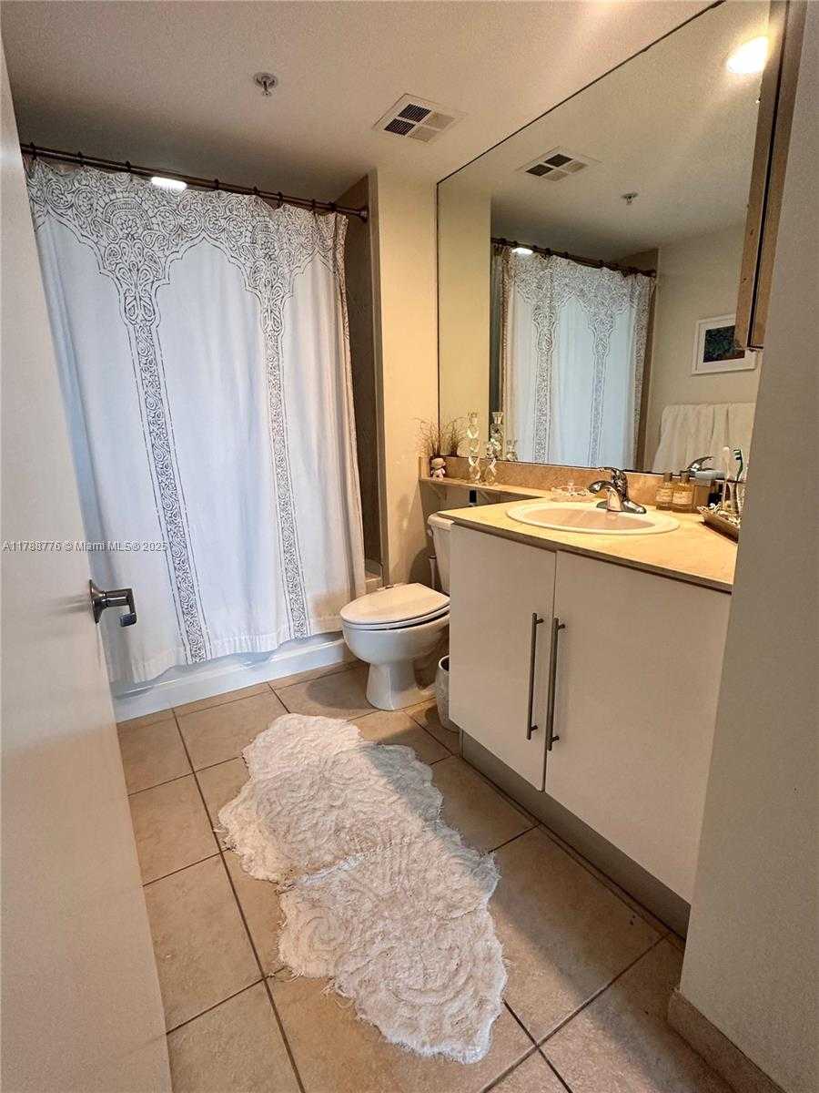 Small Image of 325 SOUTH BISCAYNE BLVD #2322, Miami Number 16