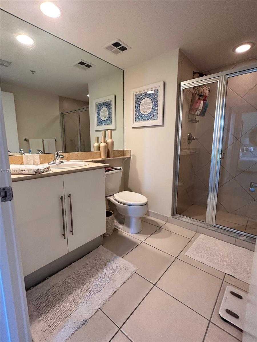 Small Image of 325 SOUTH BISCAYNE BLVD #2322, Miami Number 20