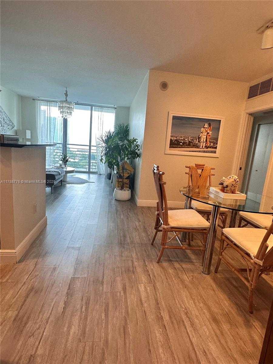 Small Image of 325 SOUTH BISCAYNE BLVD #2322, Miami Number 6
