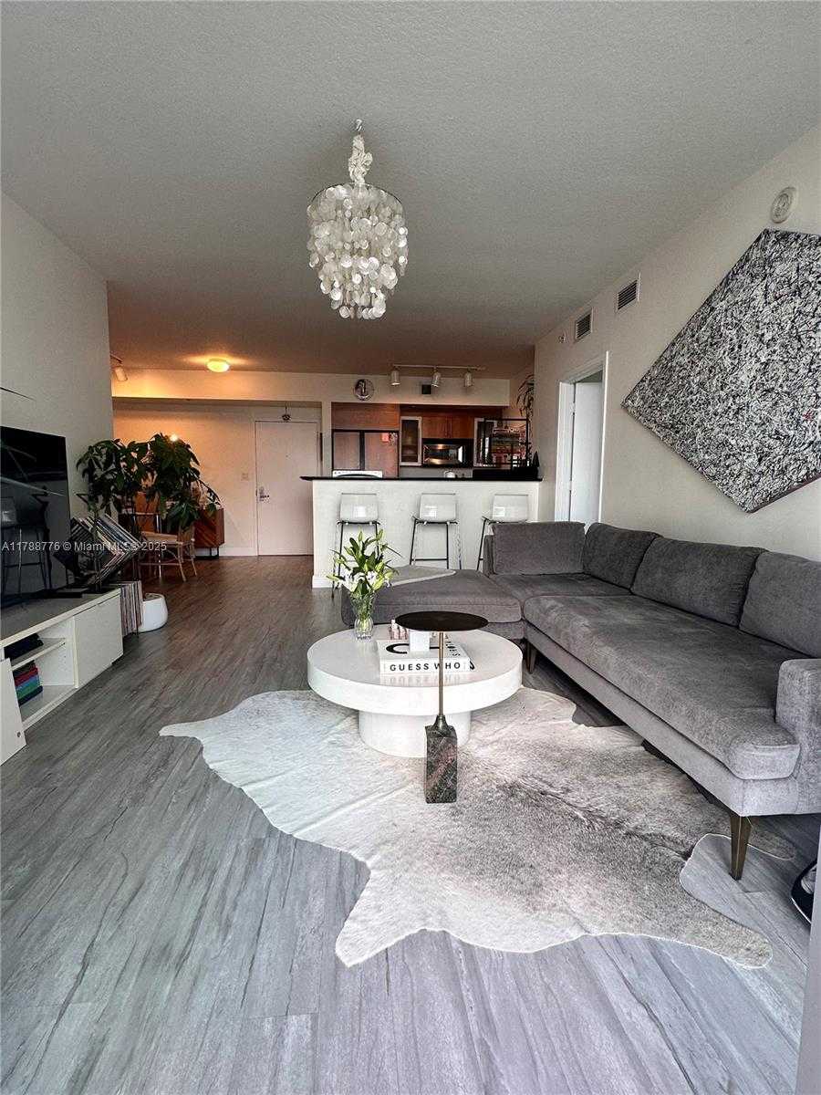 Small Image of 325 SOUTH BISCAYNE BLVD #2322, Miami Number 8