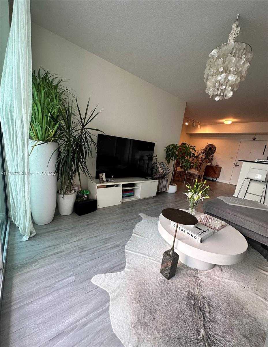 Small Image of 325 SOUTH BISCAYNE BLVD #2322, Miami Number 9