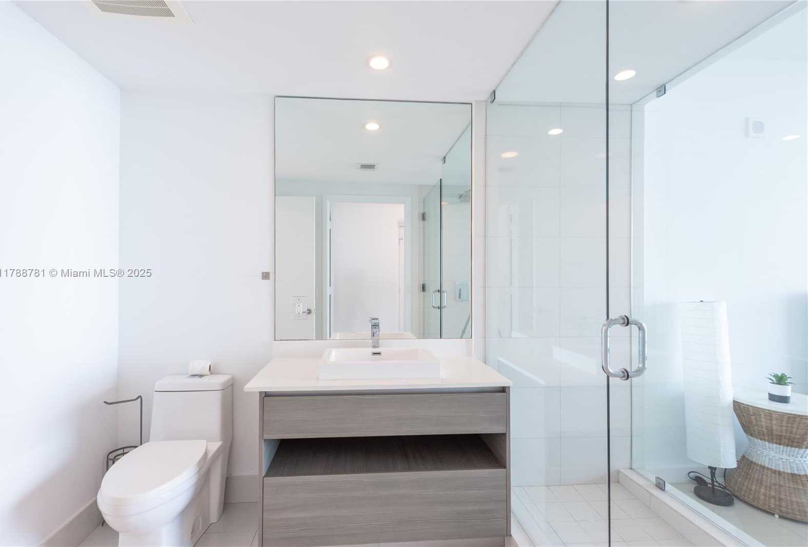 Small Image of 460 NORTH EAST 28TH ST #2202, Miami Number 19