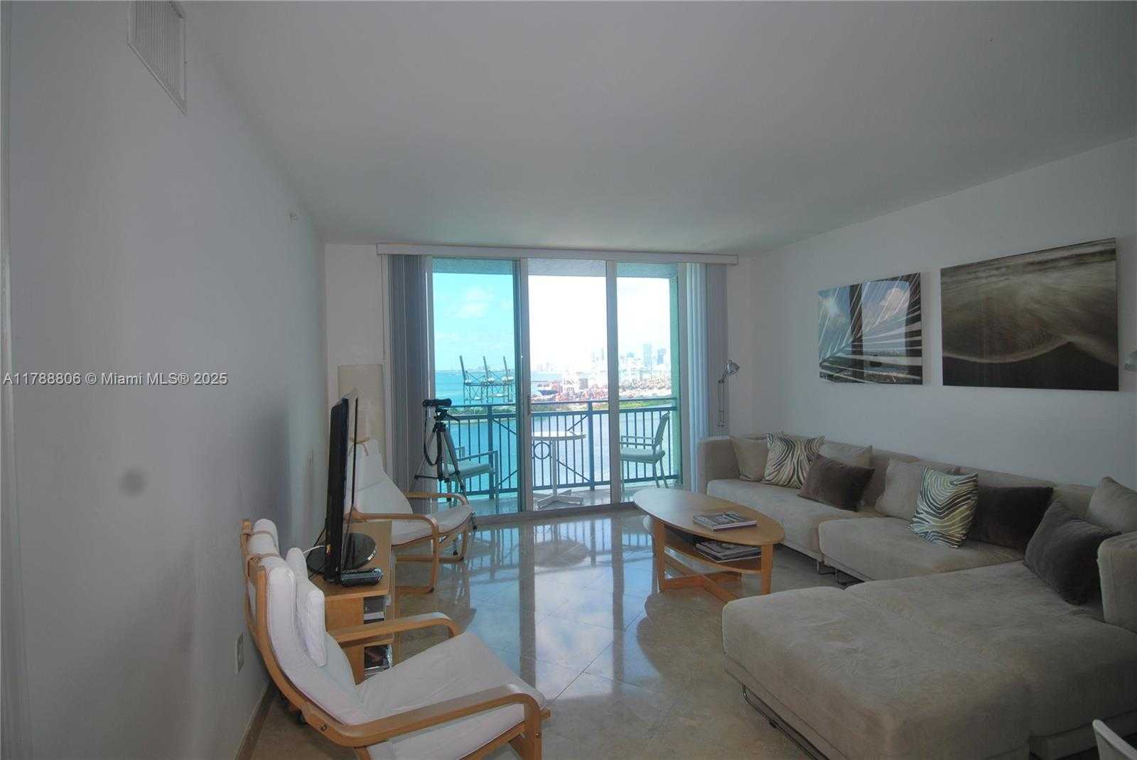 Small Image of 90 ALTON RD #2708, Miami Beach Number 2