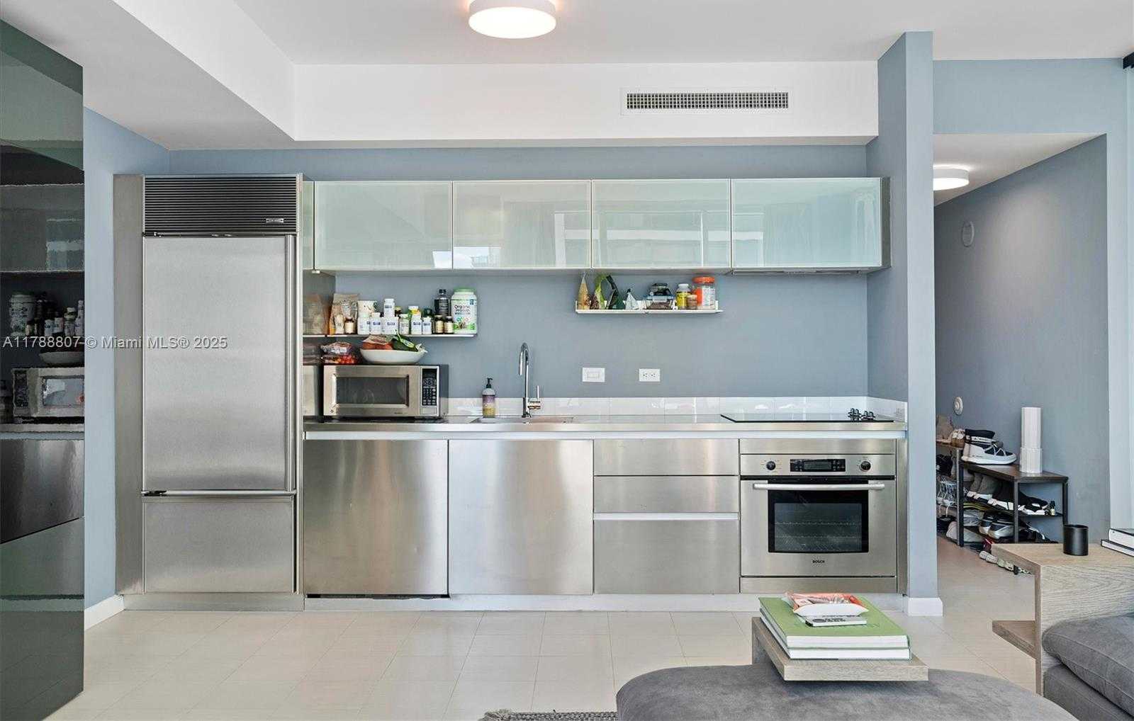 Small Image of 1040 BISCAYNE BLVD #3908, Miami Number 10