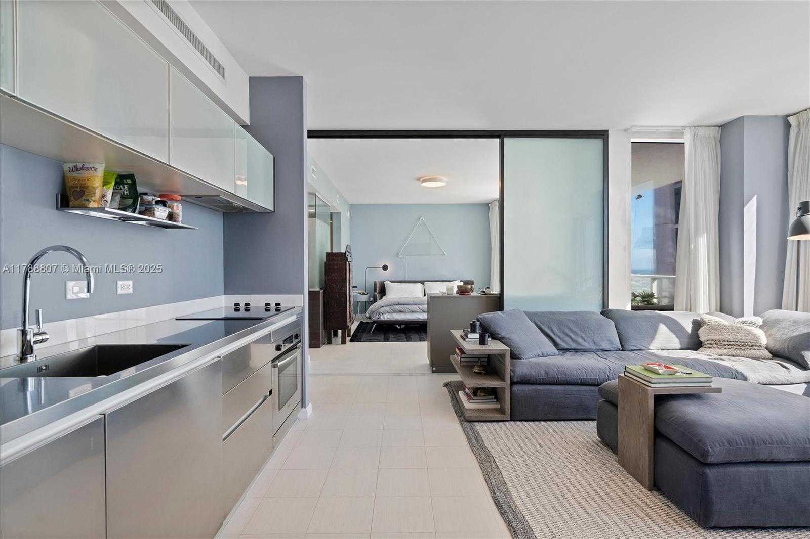 Small Image of 1040 BISCAYNE BLVD #3908, Miami Number 11