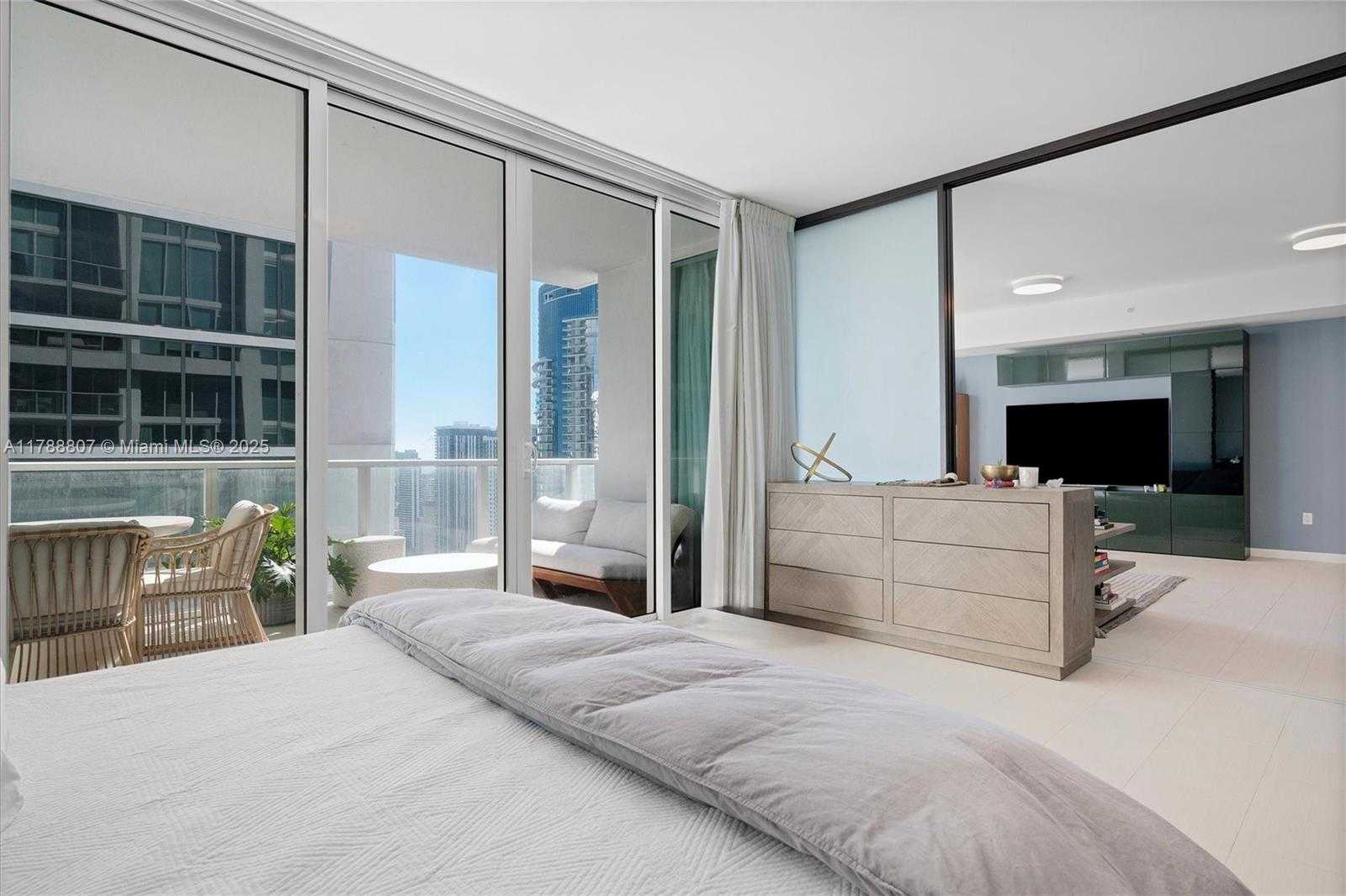 Small Image of 1040 BISCAYNE BLVD #3908, Miami Number 13