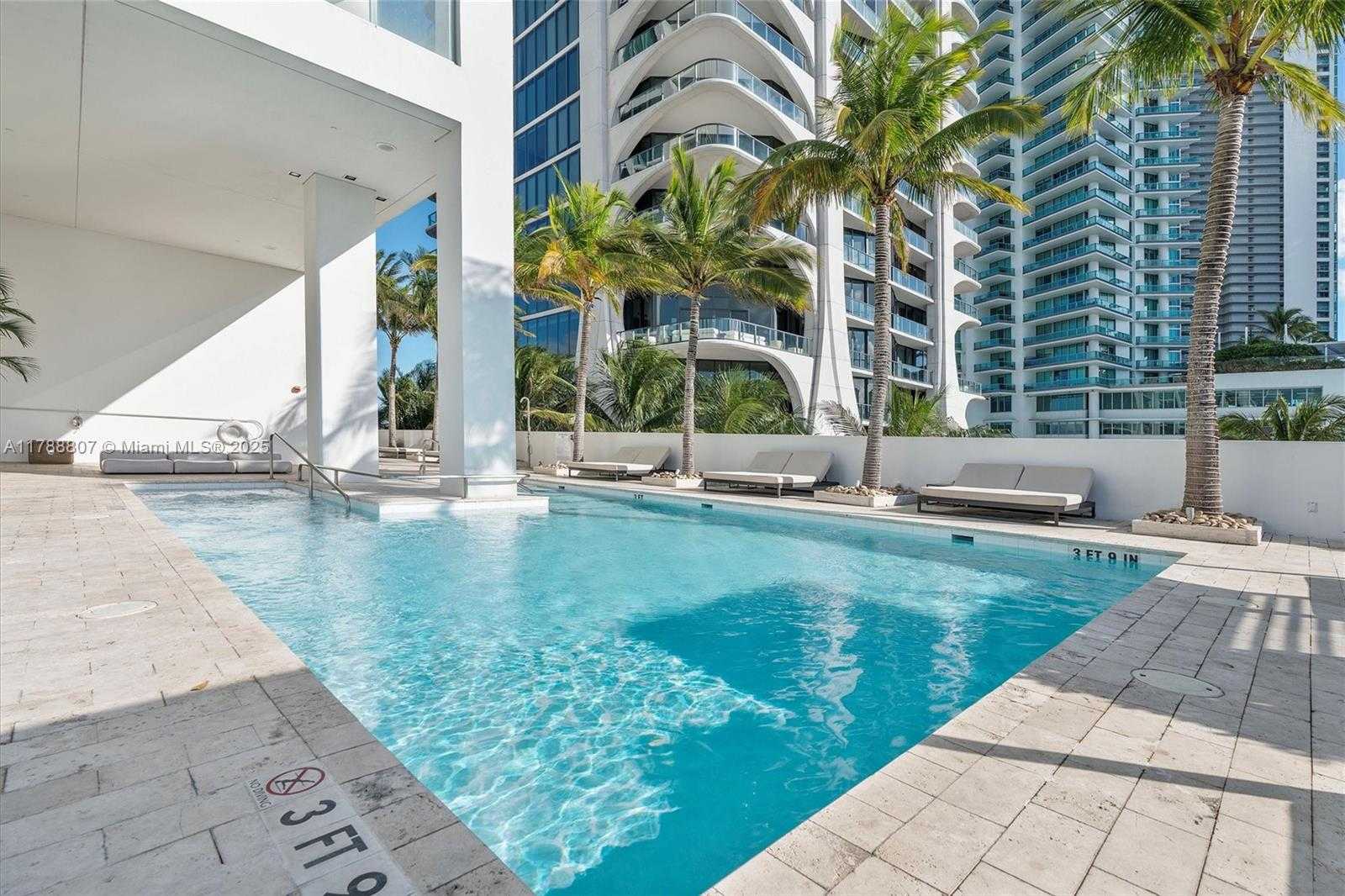 Small Image of 1040 BISCAYNE BLVD #3908, Miami Number 23