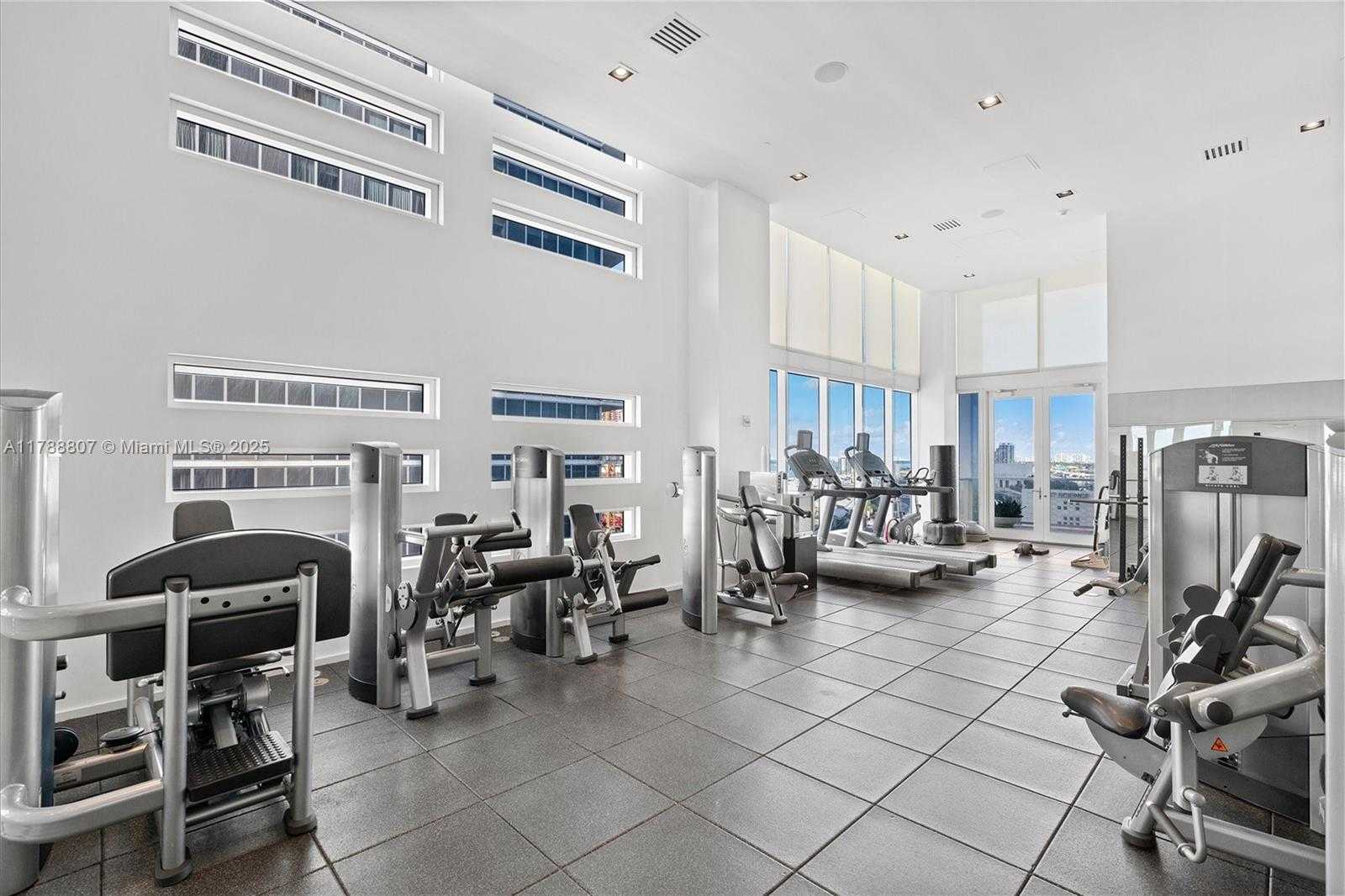 Small Image of 1040 BISCAYNE BLVD #3908, Miami Number 29
