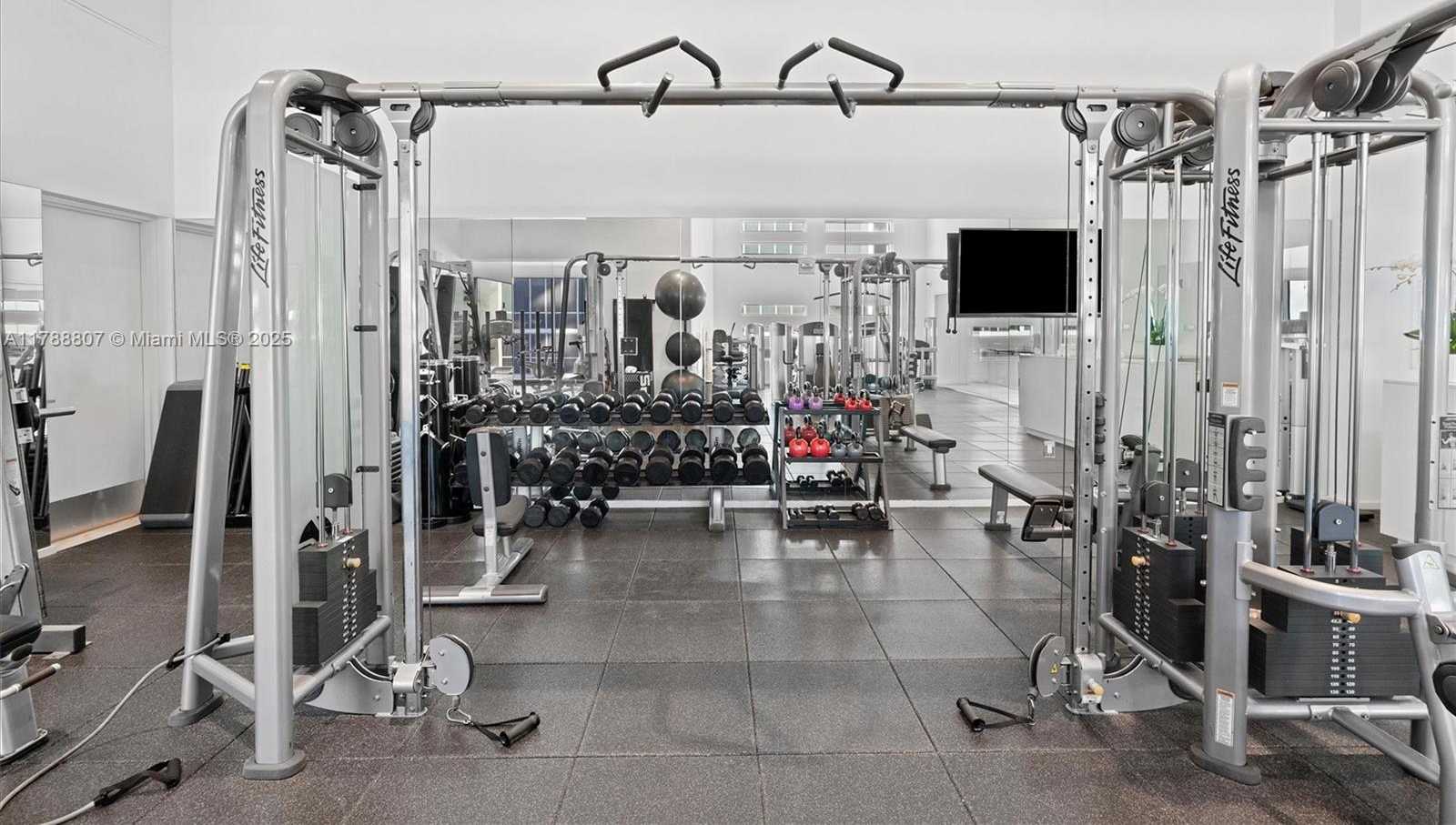 Small Image of 1040 BISCAYNE BLVD #3908, Miami Number 31