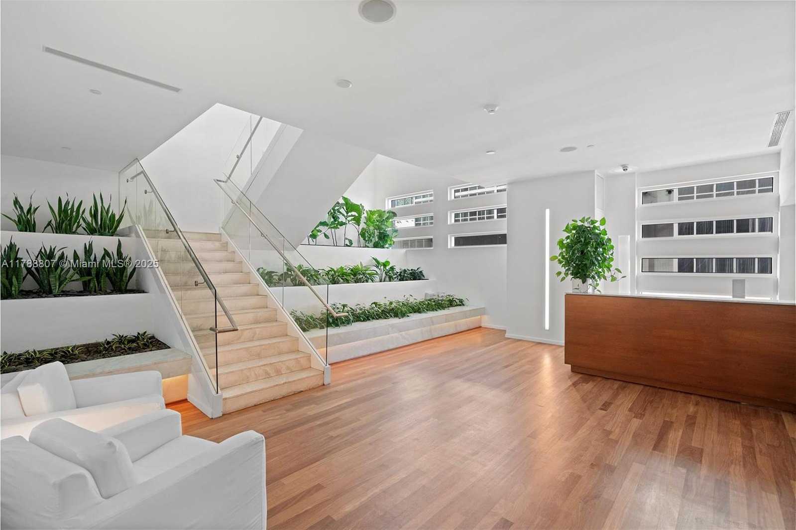 Small Image of 1040 BISCAYNE BLVD #3908, Miami Number 32