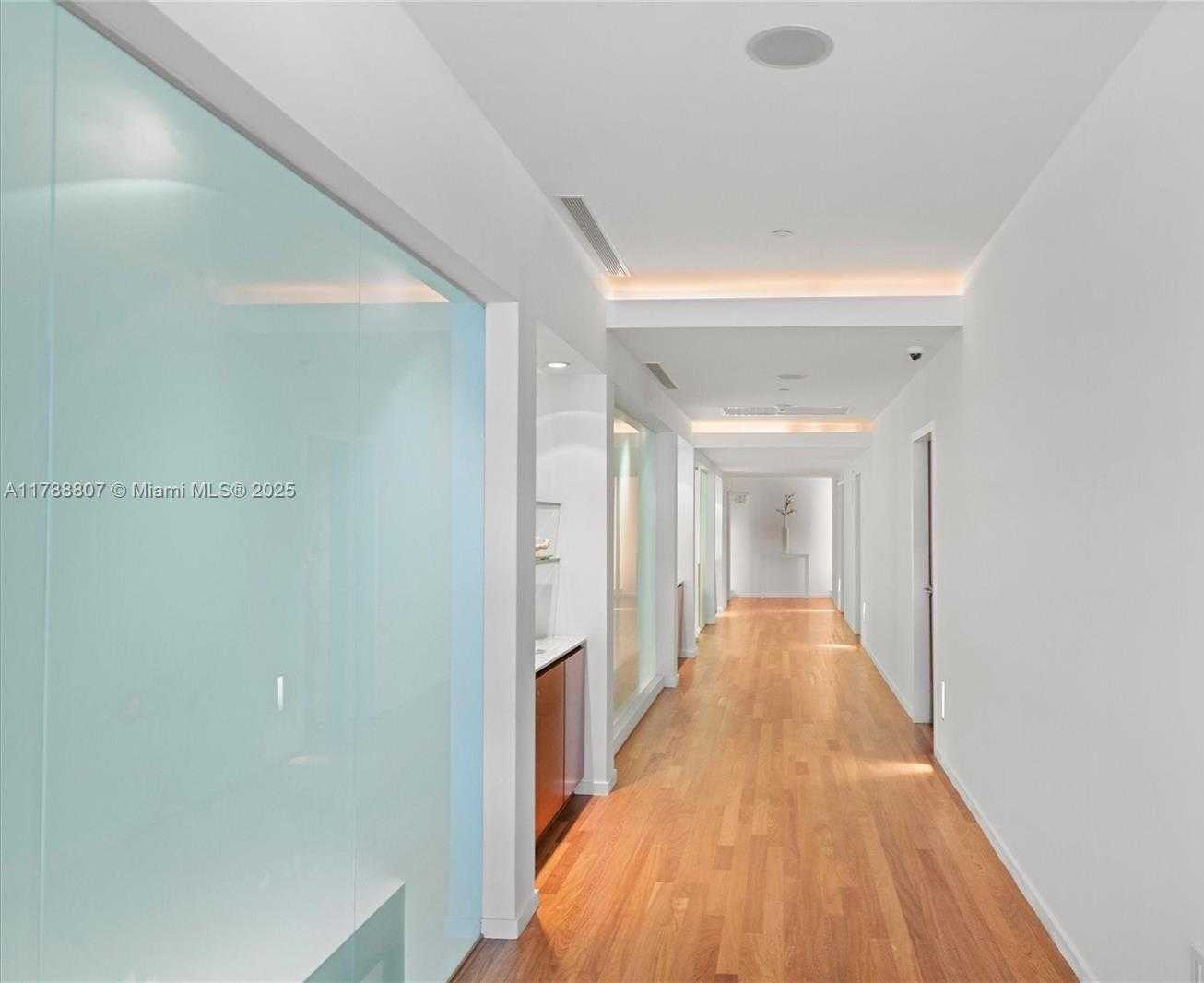 Small Image of 1040 BISCAYNE BLVD #3908, Miami Number 33
