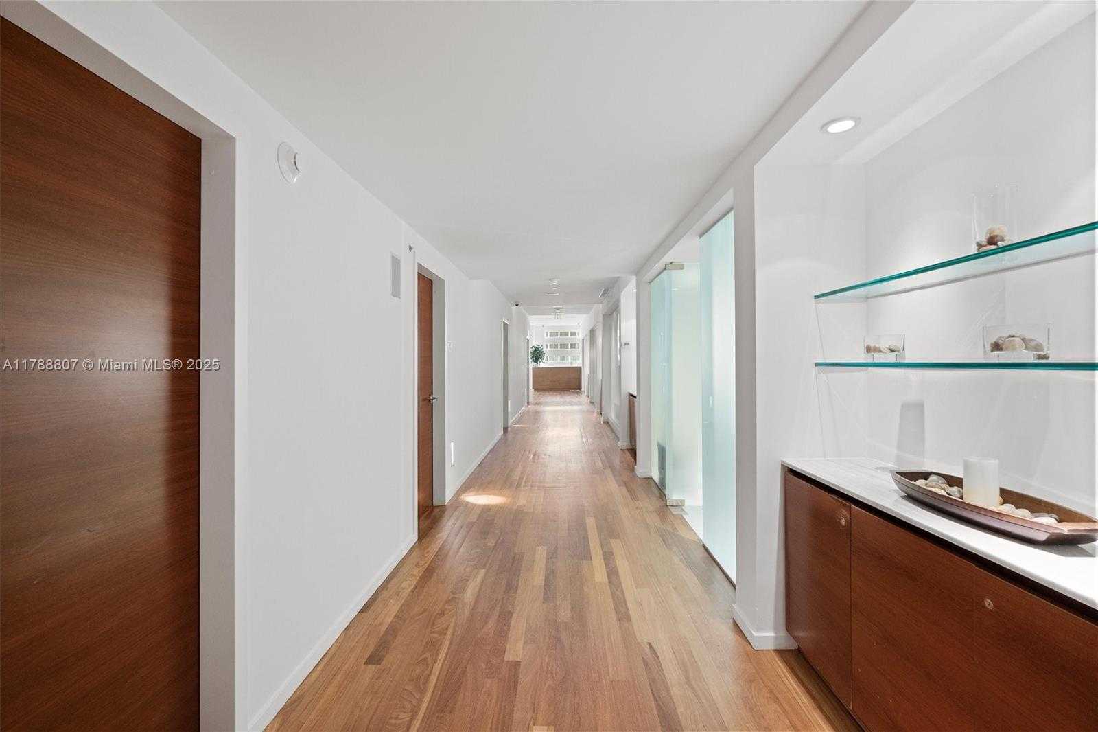 Small Image of 1040 BISCAYNE BLVD #3908, Miami Number 34