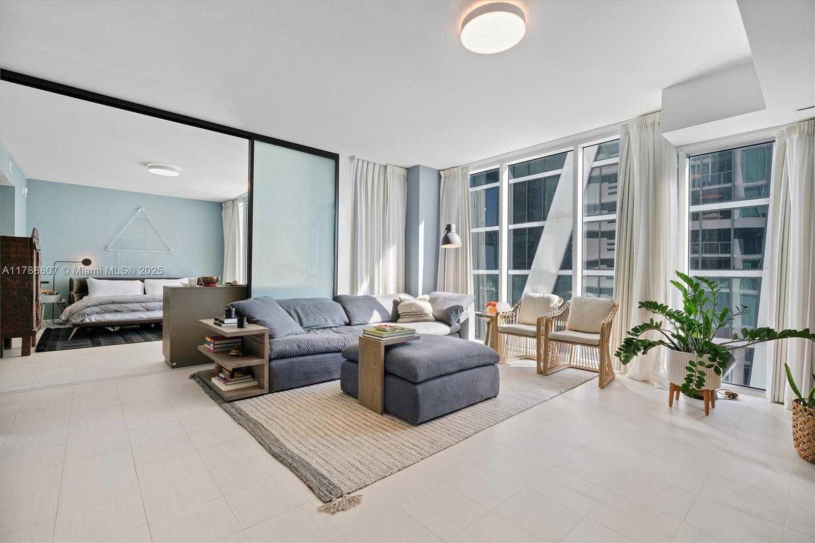 Small Image of 1040 BISCAYNE BLVD #3908, Miami Number 6
