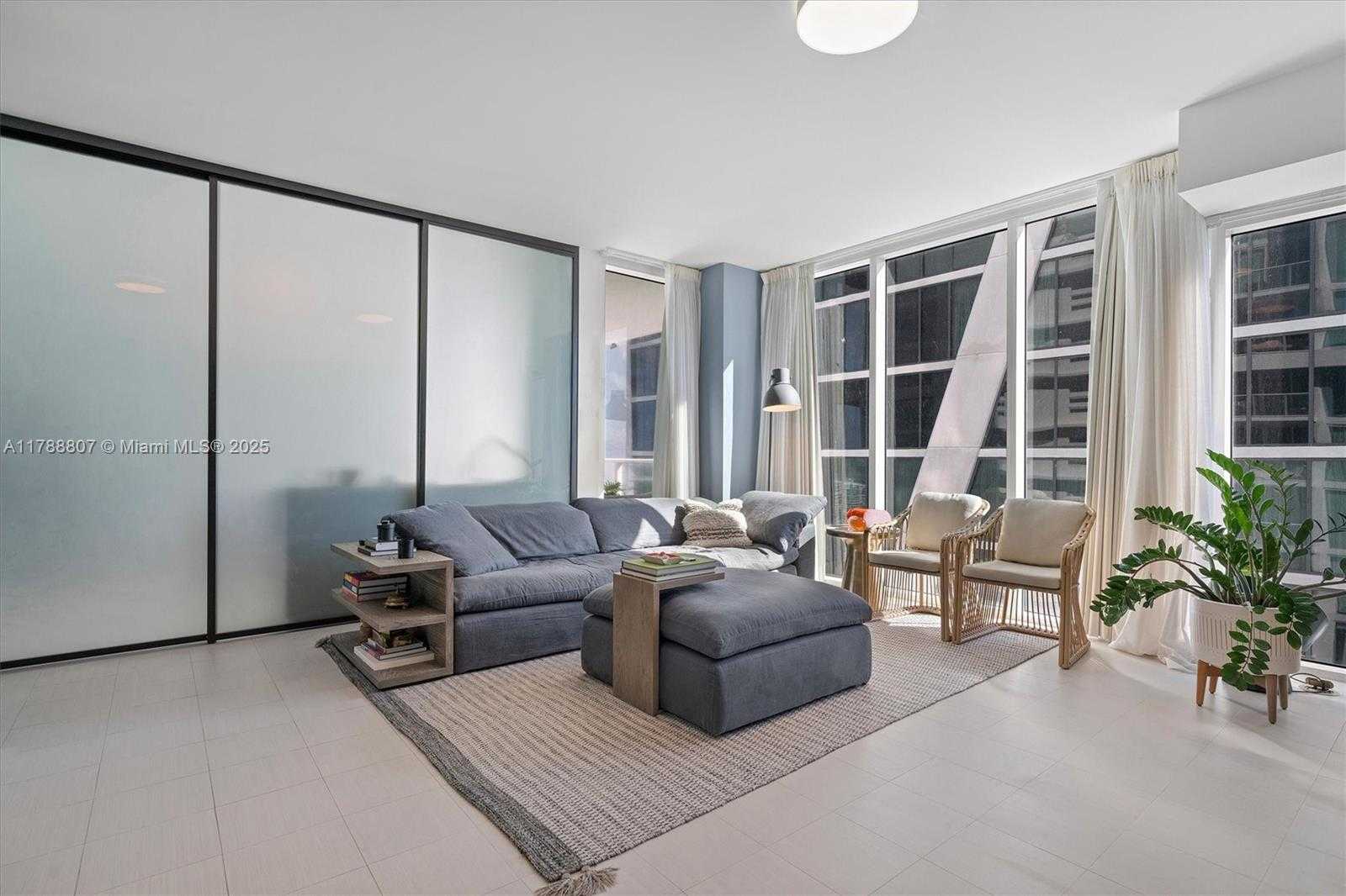 Small Image of 1040 BISCAYNE BLVD #3908, Miami Number 7