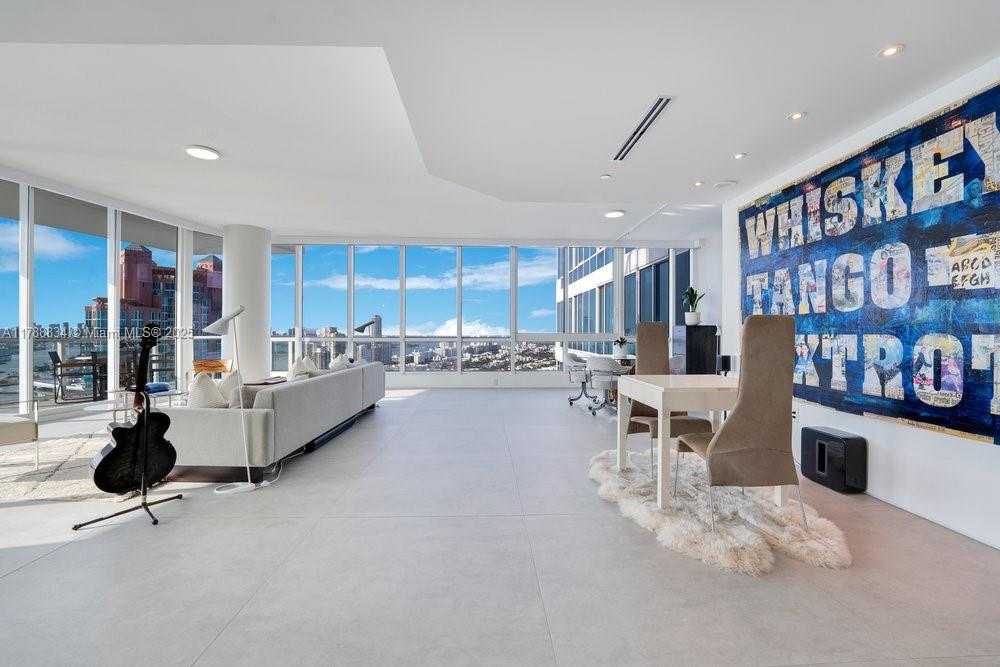 Small Image of 100 SOUTH POINTE DR #3601, Miami Beach Number 13