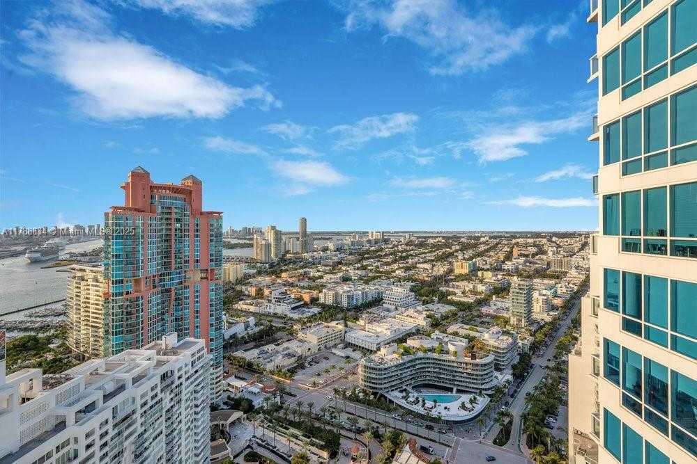 Small Image of 100 SOUTH POINTE DR #3601, Miami Beach Number 22